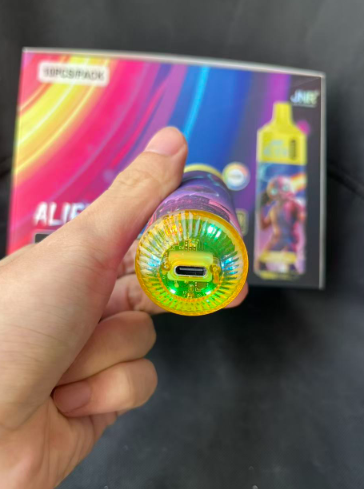 box JNR Alien 10000 Puffs